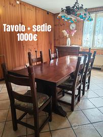 Tavolo + sedie + lampadario