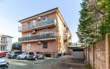 2 LOCALI DA PERSONALIZZARE, LIBERO SUBITO !