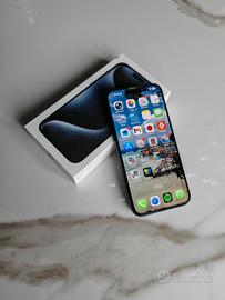 iPhone 15 pro max batteria 90%