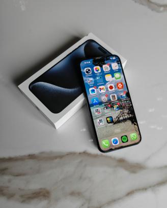 iPhone 15 pro max batteria 90%