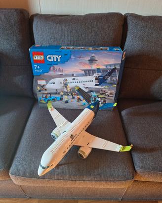 Lego City 60367 passenger airplane