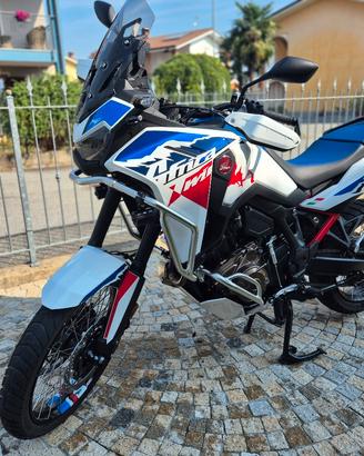 Africa Twin CRF 1100 L - TRICOLOR 09/2024