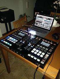 Native Instruments Traktor Kontrol S8 + Flight Cas