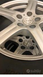 4 gomme da neve con cerchi