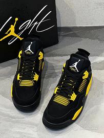 Nike Air Jordan AJ4 Sneakers nere e gialle, taglia