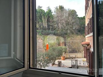 4 LOCALI A ROMA