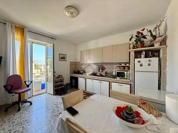 4 LOCALI A ISCHIA