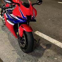 Cbr1000 rr-r 2025 st