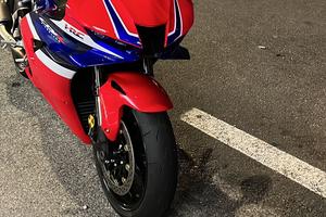 Cbr1000 rr-r 2025 st