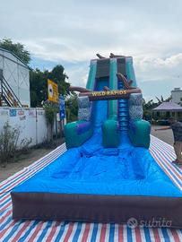 Scivolo Gonfiabile con piscina ad acqua