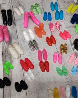 varie scarpe di Barbie anni 90