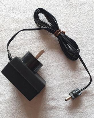 Alimentatore caricabatteria AD-0412 5.3V - 140 mA
