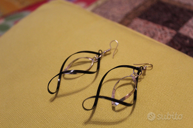 Orecchini pendenti elicoidali