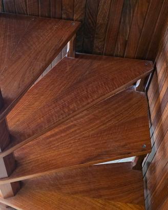  scala a chiocciola in legno 