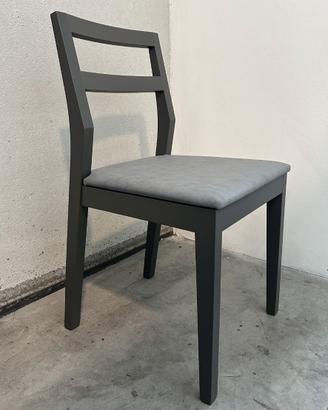 Sedia laccata imbottita HAI