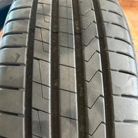 Gomme 225/60 18