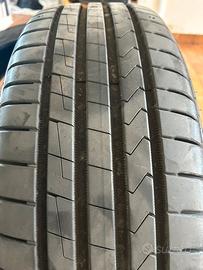 Gomme 225/60 18