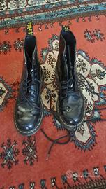 Anfibi Donna Dr.Msrtens pelle nera n