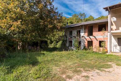 Rustico con terreno Montemale di Cuneo