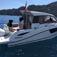 Barca a motore