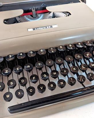 Macchina Da Scrivere Olivetti Lettera 22 - Prima S