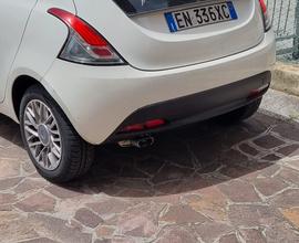 Automobile Lancia Y