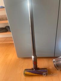 Dyson V15