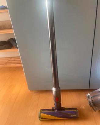 Dyson V15