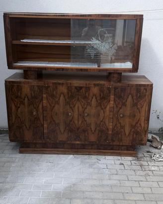 Scafali per vino e decorazioni