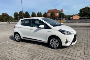 Toyota Yaris 1.5 Full Hybrid 5 porte Active 12 MES