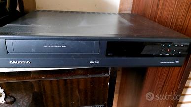 videoregistratore VHS Grundig