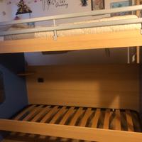Si vende letto a castello con scala a cassettoni