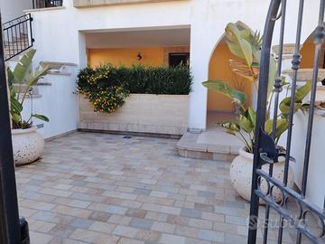 Pescoluse Con bell esterno piano terra a 250m spia