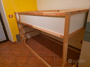 letto a castello per bambino.