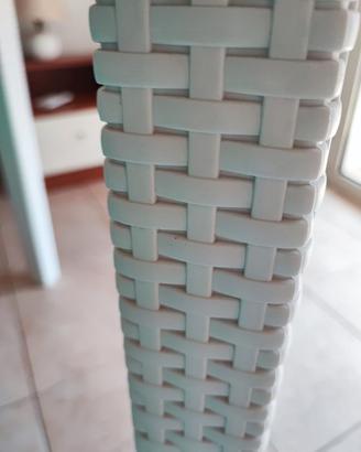 tavolo 90x90 (resistente-non economico)