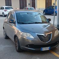 Lancia Y - 1.3 Multyjet - Cv 95. ( PLATINO ) 