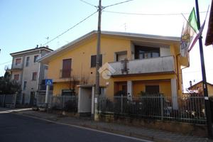 PORZIONE DI TRIFAMILIARE A LIMBIATE