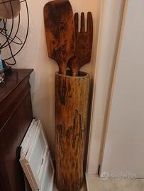 Antichi utensili da cucina in legno massello,