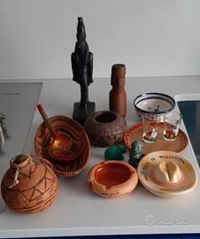 vari souvenir etnici 