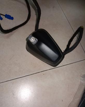 Antenna originale per nuova Dacia Duster 2025