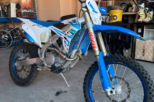 TM 250 Fi Enduro 2025 4t Pari al nuovo sole 6 h !