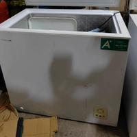 Congelatore a pozzetto 200 lt