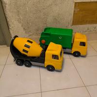 camion betoniera e spazzatura 