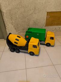 camion betoniera e spazzatura 
