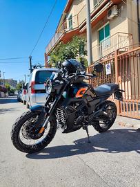 Zontes 125 - GK 125 anno 2022 4000km - come nuova