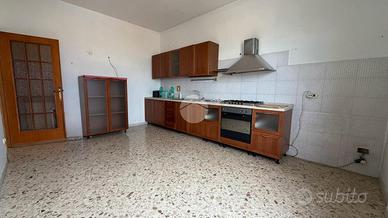 3 LOCALI A MARANO DI NAPOLI