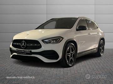 MERCEDES-BENZ GLA 200 d Premium auto