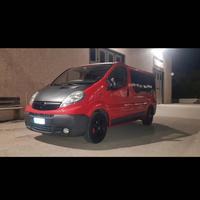 Opel Vivaro 2.5 CDTI 9 posti gancio traino