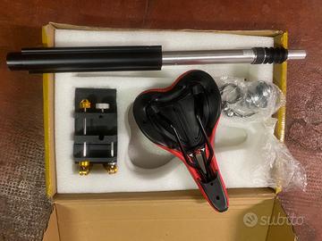 Sella bici completa di canotto