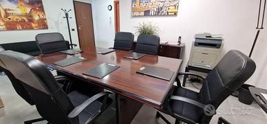 Stanza studio professionale con uso sala riunioni